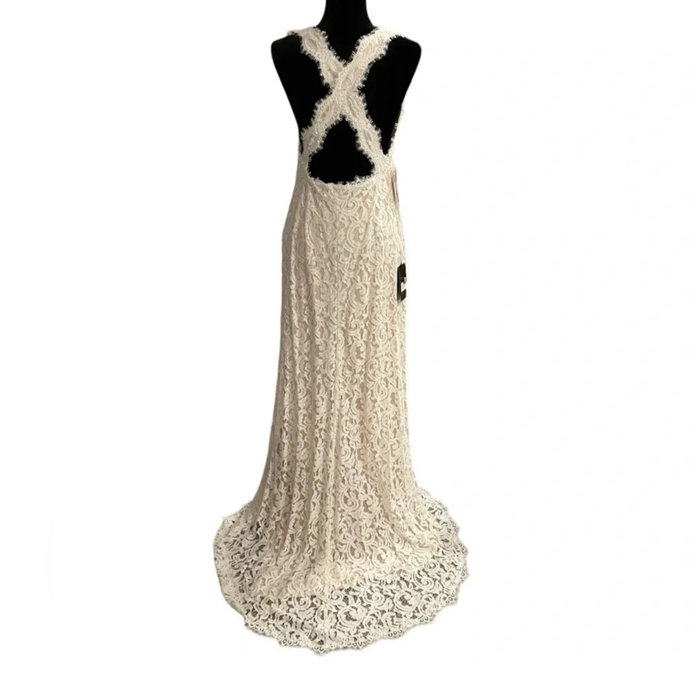 ✨ Tadashi Shoji Lace Wedding Dress – Size 4 ✨